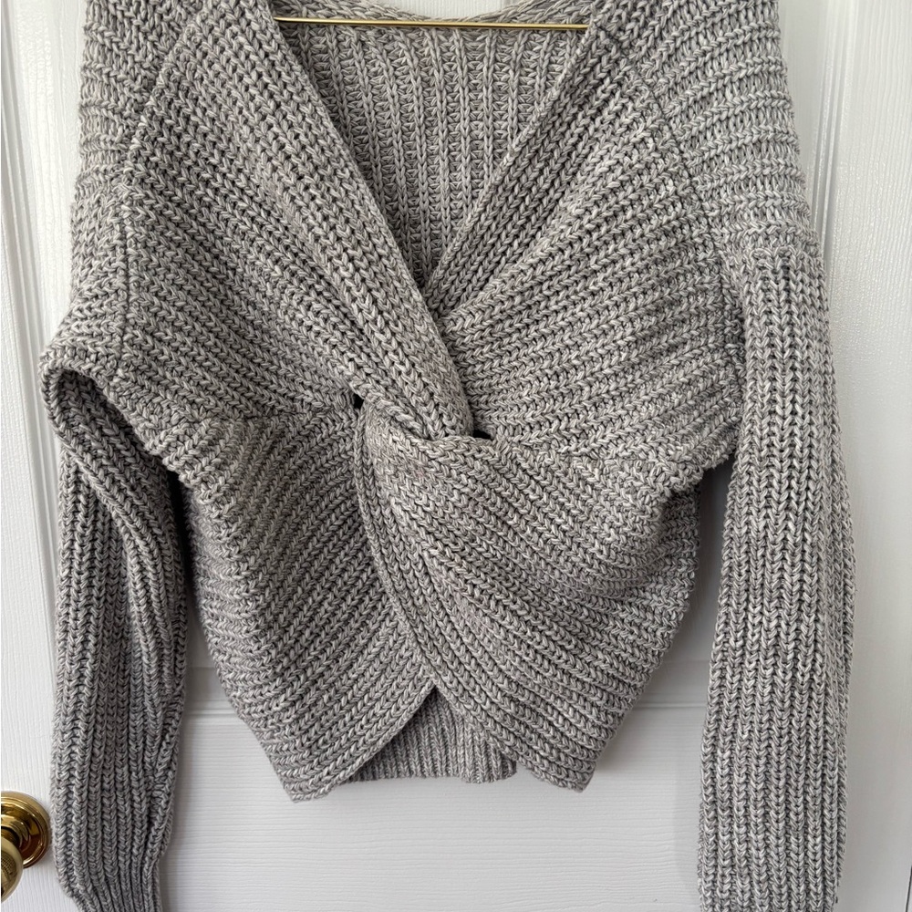 Gray sweater crisscross design Melrose market size small